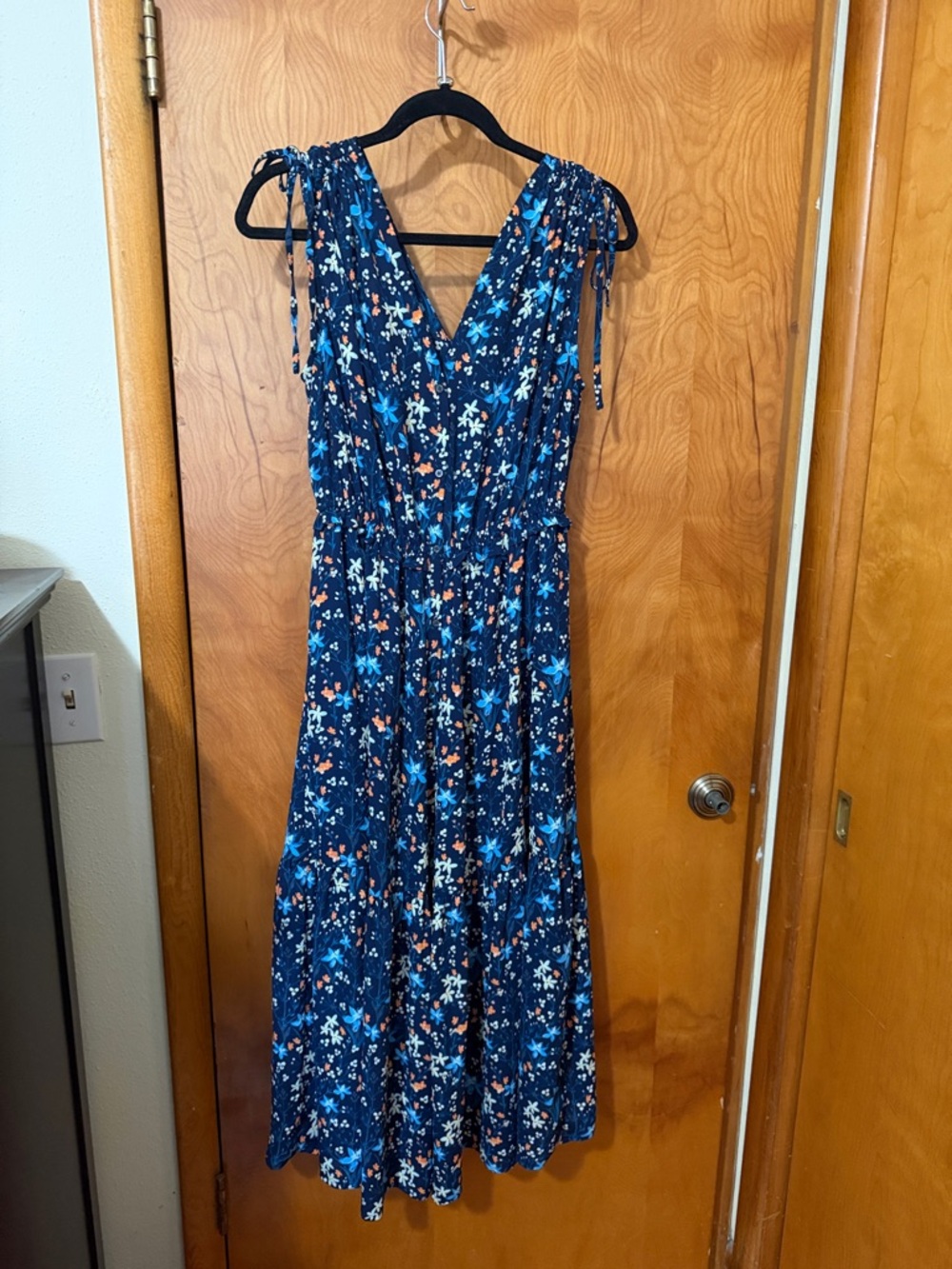 Gap Women's Navy Floral V-Neck Midi Dress size large boho